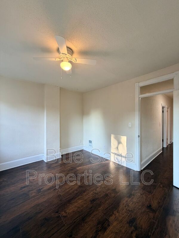 Building Photo - 758 Saville Ave