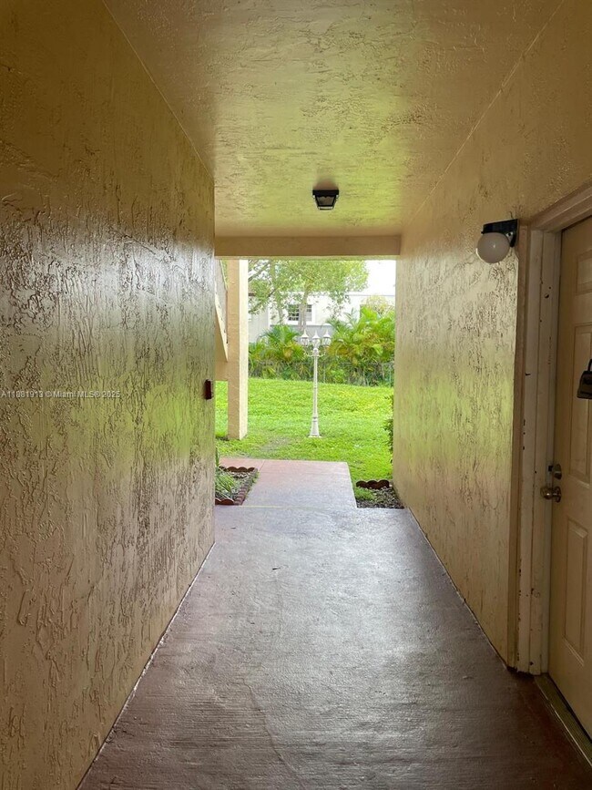 Building Photo - 15315 SW 106th Terrace