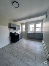 Building Photo - 34 Clinton Pl