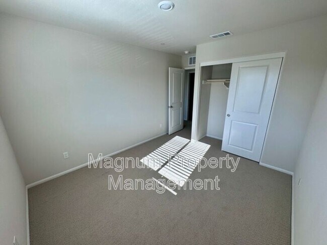 Building Photo - 36330 Albus Ave