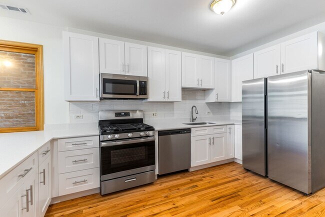 Building Photo - 333 S Leavitt St