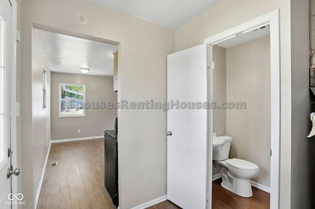 Building Photo - 1414 Ingomar St