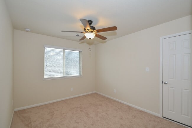 Building Photo - 20215 Stonebridge Terrace Dr