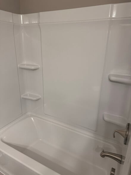 Building Photo - 2027 Aerotrain Ct N