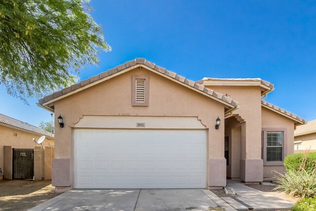 Primary Photo - 8842 W Hilton Ave