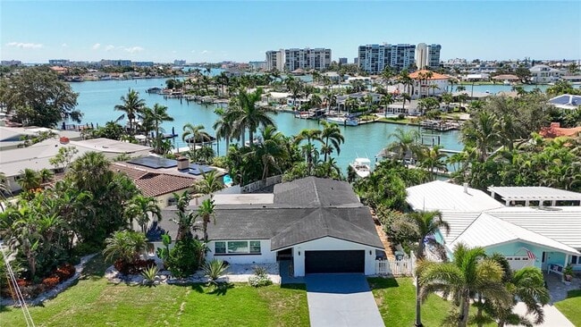 Building Photo - 25 Island Dr