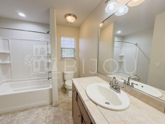 Building Photo - 1234 Chelsea Village Heights