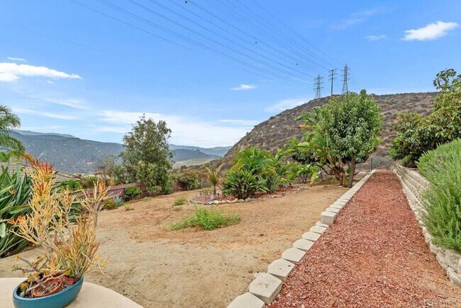 Building Photo - BEAUTIFUL 4BR/3BA home in SINGING HILLS VI...