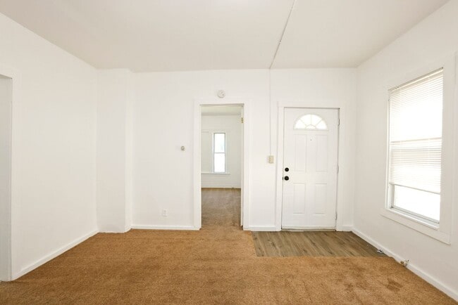 Building Photo - 257 Alphonse St