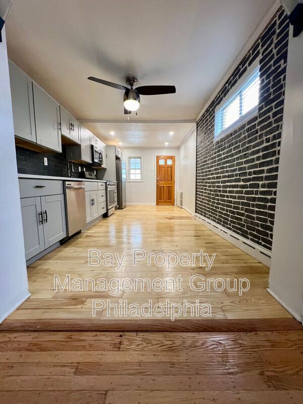 Building Photo - 2755 Plum St