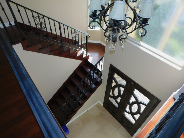 Building Photo - 406 N Fairview St