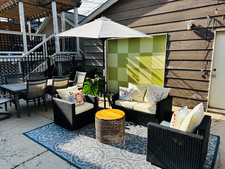 Patio - 1906 N Hermitage Ave