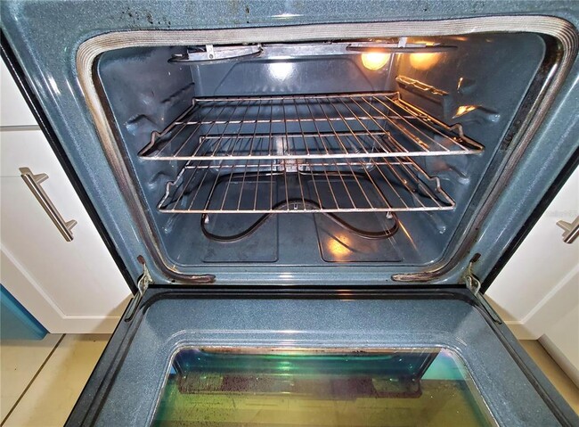 Building Photo - 10237 Vista Cove Ln