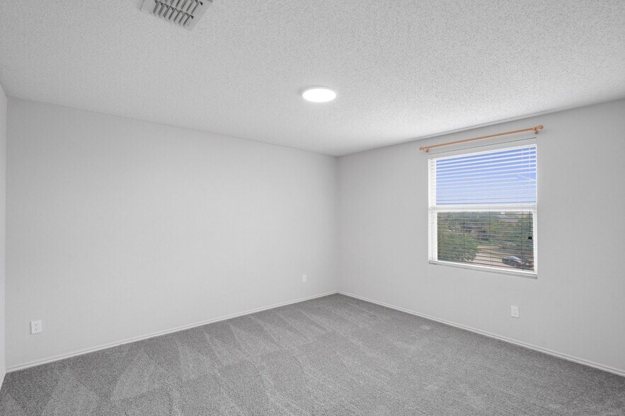 Building Photo - 1352 Dawson Way