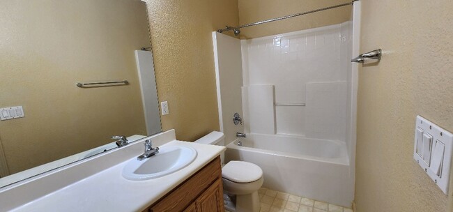 Building Photo - Beautiful Ideal Family Home: 3 Bedrooms, 2...