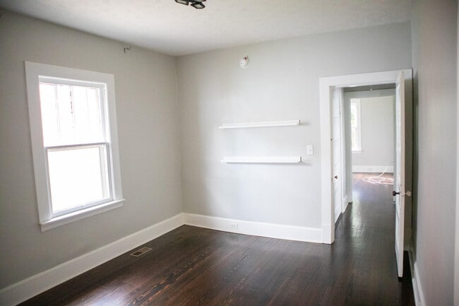 Building Photo - 136 Owsley Ave