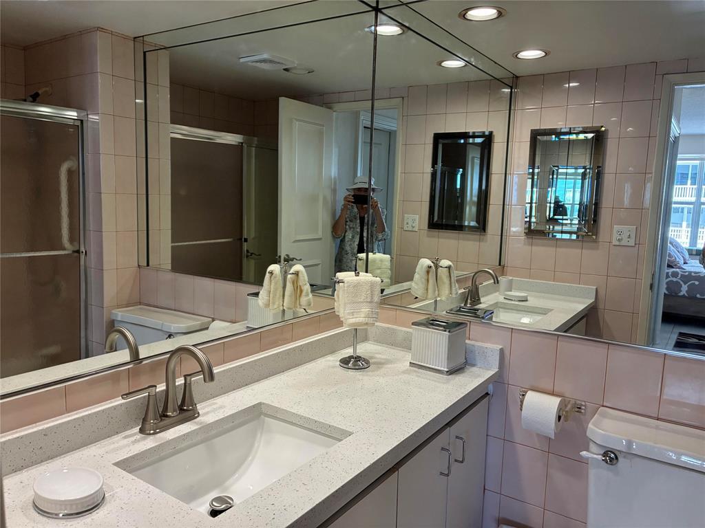 Building Photo - 4010 Galt Ocean Dr