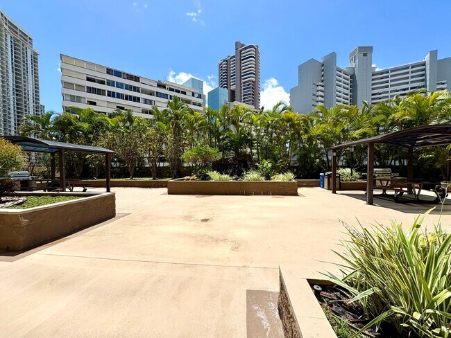 Building Photo - Available Now- 1 BED/1 BATH/2 PRKG in Chateau Waikiki! ALL Utilities Included, 6 Mo. Lease, Fully...