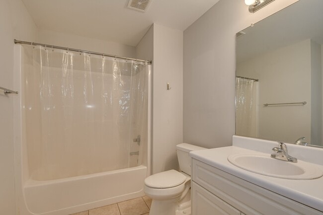 Building Photo - 2019 Hopetown Dr