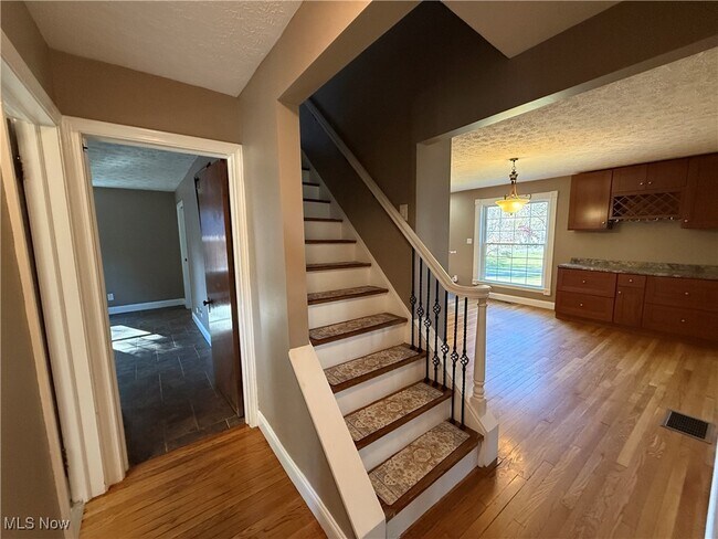 Building Photo - 30871 Lorain Rd