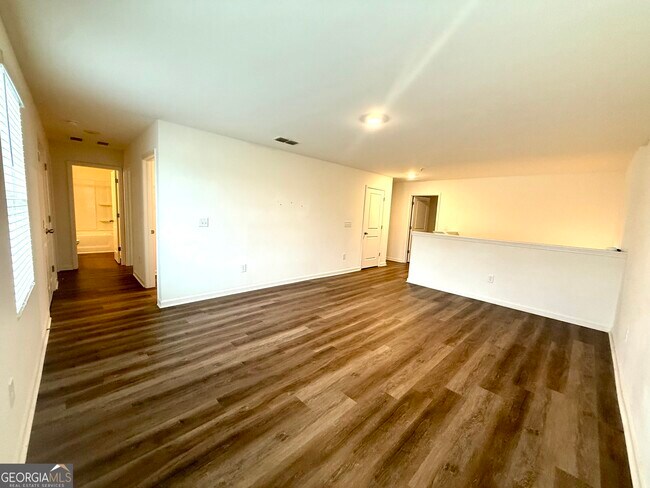 Building Photo - 119 Pond Ct