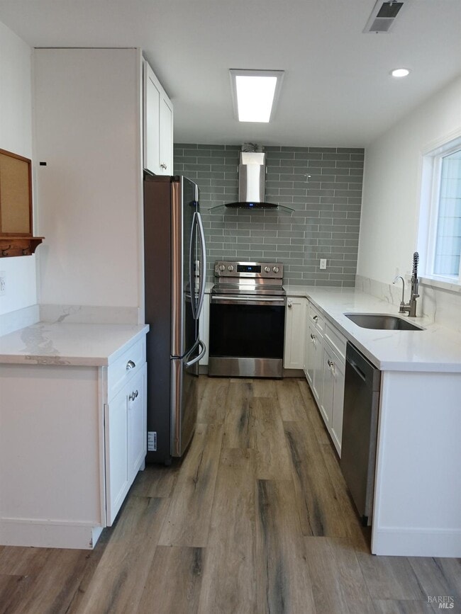 Building Photo - 381 Wall Pl