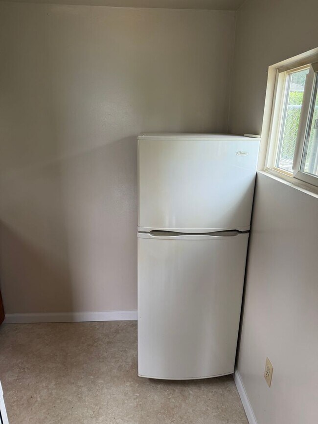 Building Photo - Great Studio Home!