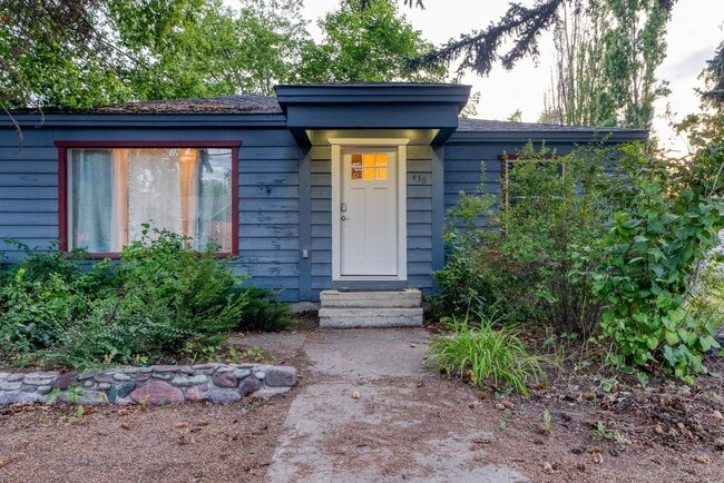 Primary Photo - 3BD + Den/2BA w/ SHOP, Conveniently Locate...