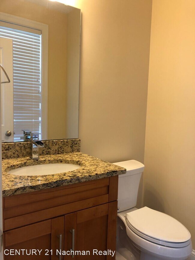 Building Photo - 5 br, 4.5 bath House - 116 Manhoac Run