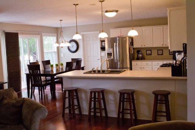Open kitchen with lots of natural light - 1109 Pine Meadows Ct.