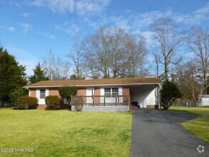 Building Photo - 227 Diane Ct