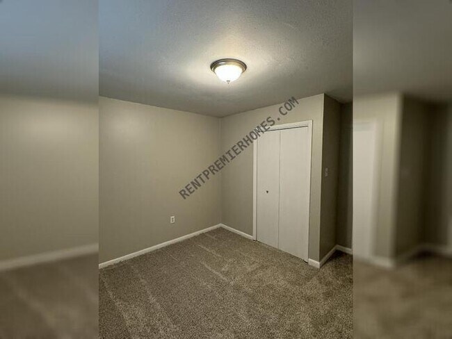 Building Photo - 7 Havenwood Ln