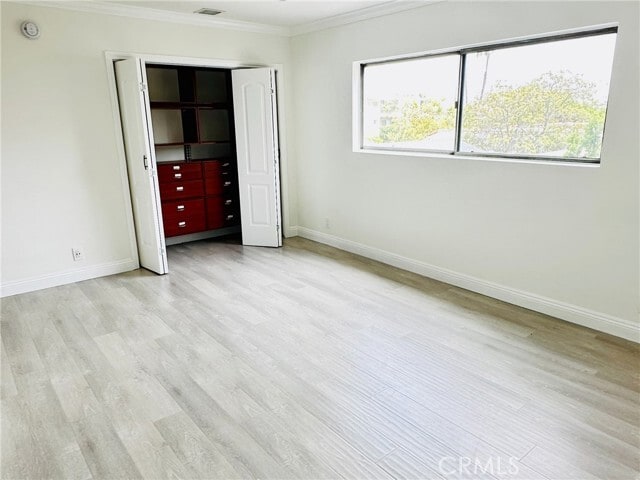 Building Photo - 423 Rexford Dr