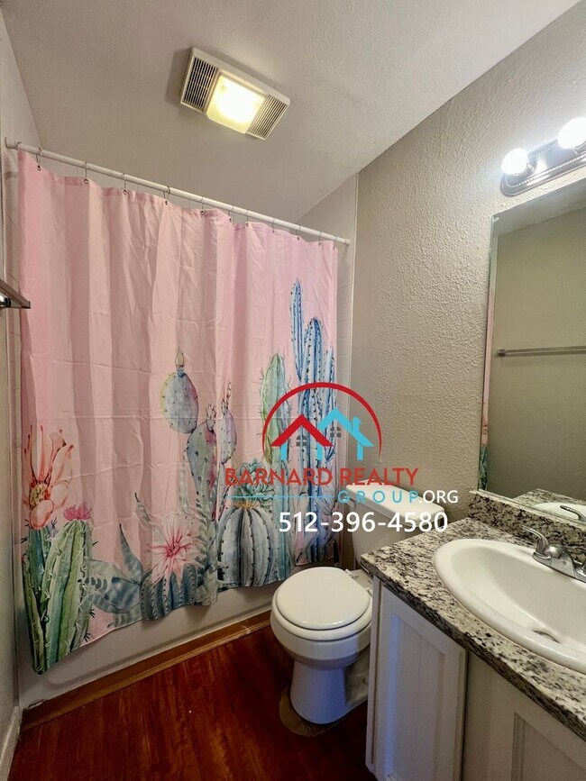 Building Photo - 1632 Post Rd