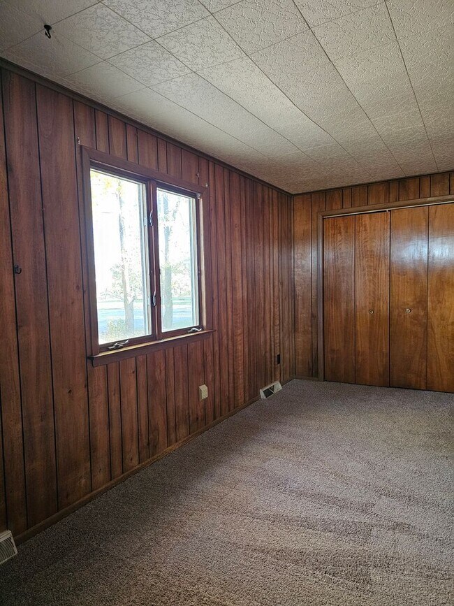 Building Photo - Great Two Bedroom Home in Haskins