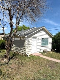 Building Photo - 1202 Garfield St