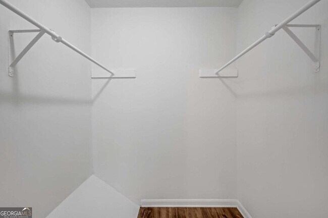 Building Photo - 1903 Whitehall Forest Ct SE