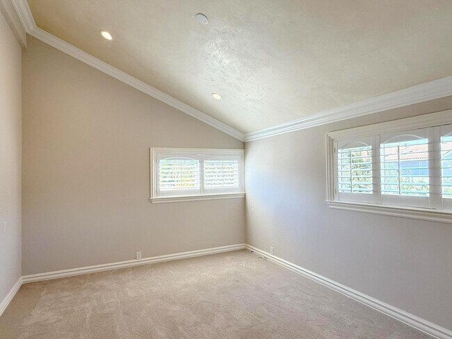 Building Photo - Highly upgraded ! Two Story Home With Prim...