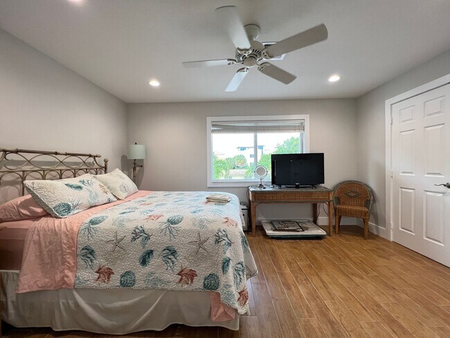 Building Photo - Beautiful 4 Bed 4.5 Bath luxury Townhouse with Elevator located by the Beach Lauderdale by the Sea