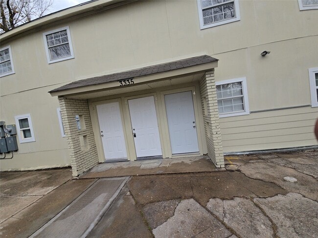 Building Photo - 3335 Tuam St