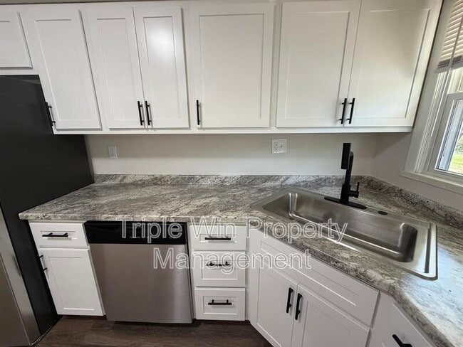 Building Photo - 185 St Eugene Ln