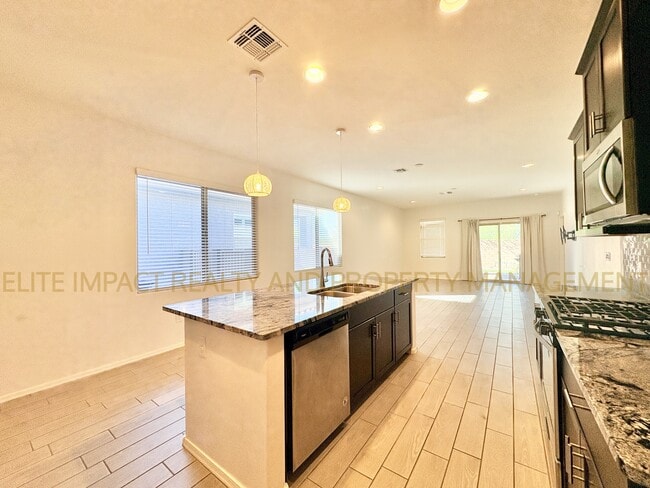 Building Photo - 6638 E Via Jardin Verde