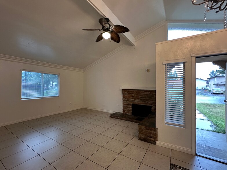 Livingroom area - 3116 Edmonton St