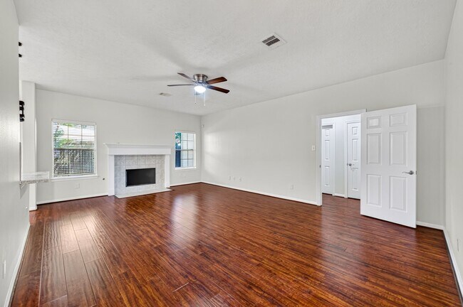 Building Photo - 6118 N Fawnlake Dr