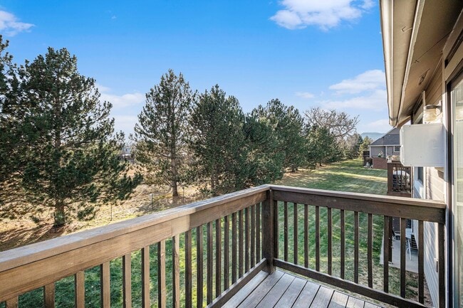 Building Photo - Spacious 2BR/1BA Condo in Central Fort Collins – Available Now!