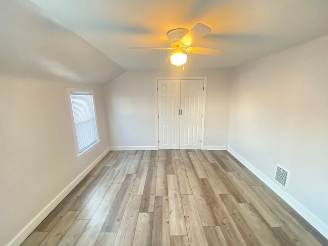 Building Photo - Charming 2 Bedroom, 1 Bath Home in West York Schools!!