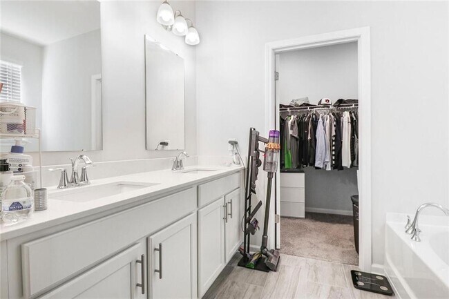 Building Photo - 301 Merganser Dr