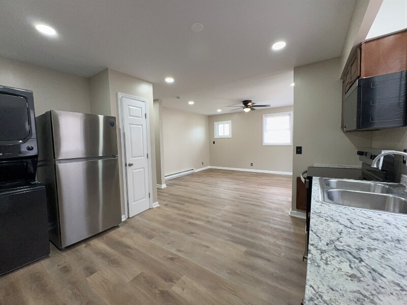 Building Photo - 2741 Jones Ave