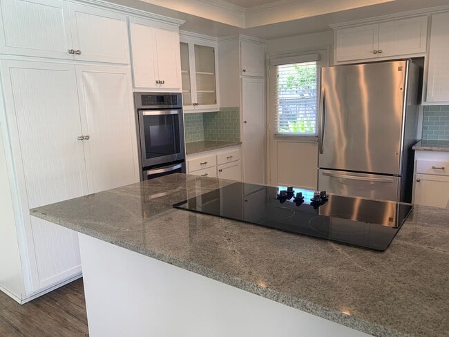 Building Photo - Pool Home with Fireplace & 2-Car Garage