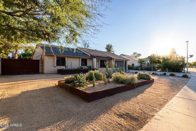 Building Photo - 6501 E Sandra Terrace